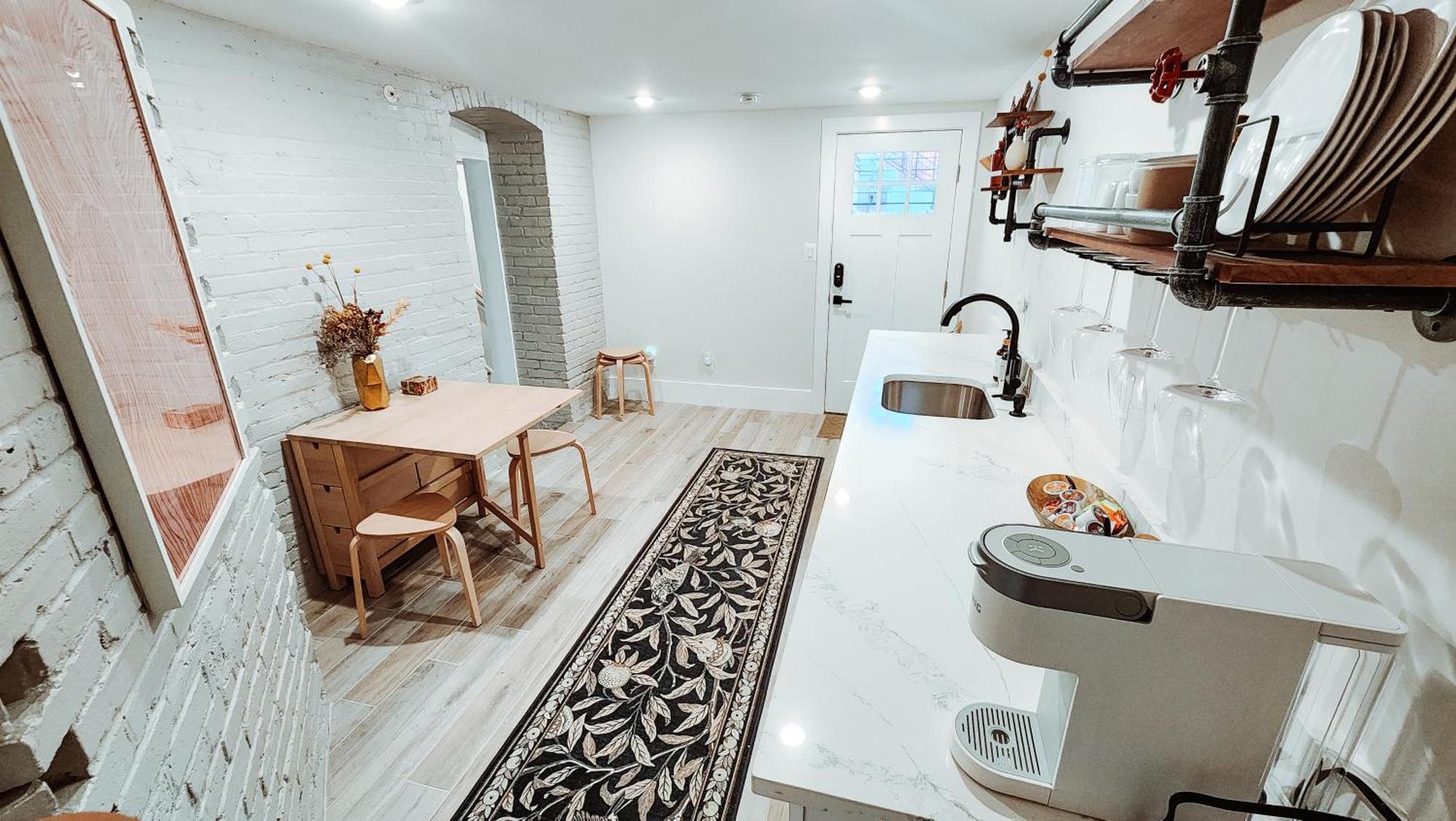 Private Modern Luxury Suite In Historic Stone Home Washington Eksteriør billede